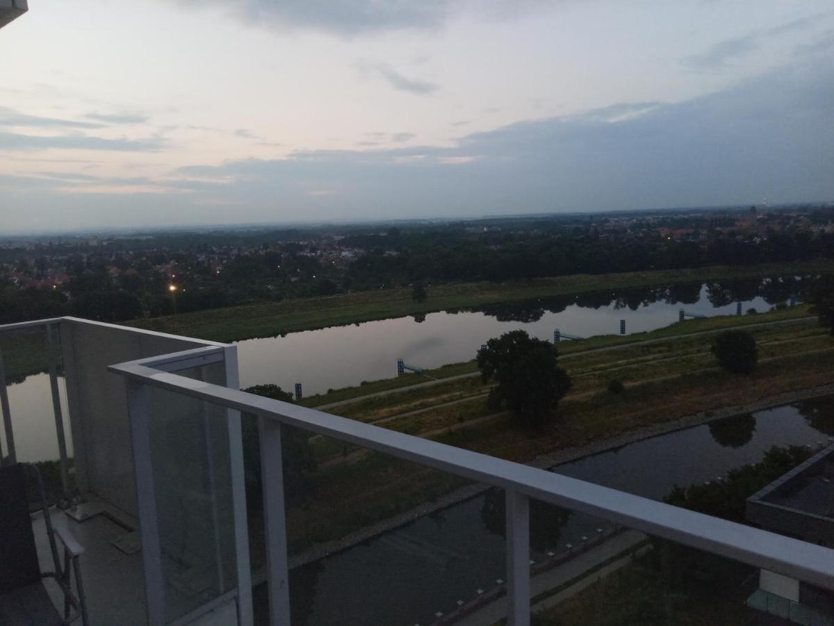 Wroclaw Penthouse Views Odra And City Center Buitenkant foto